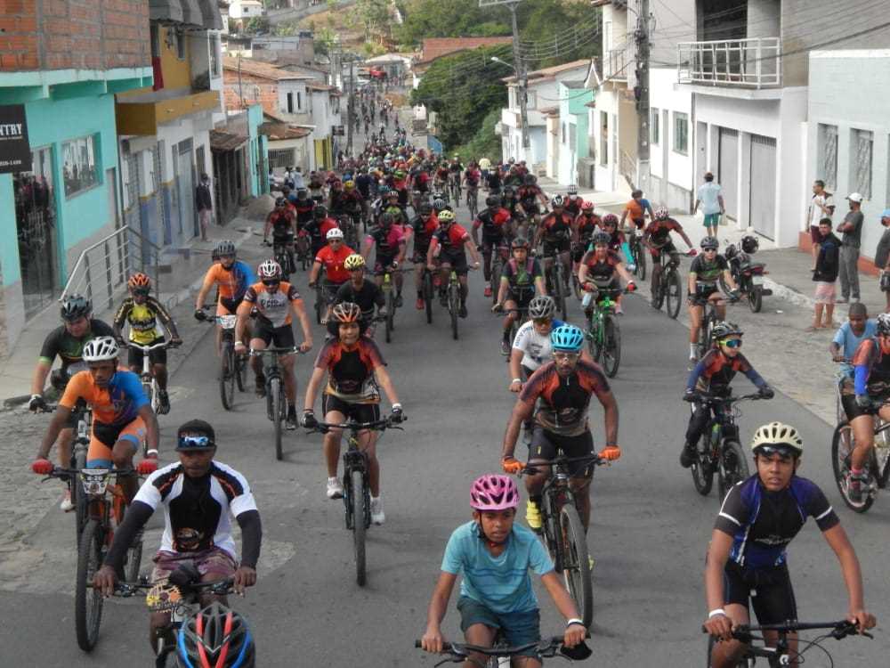Camacã: Com total apoio da prefeitura equipe de Ciclistas participa de passeio em Itagimirim